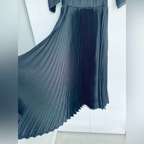 Fabiana Filippi satin finish Pleated  V-Neck Long Dress 1/2 sleeves IT 38 2US - Picture 12 of 15